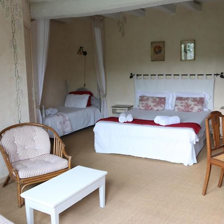 Chambres D'Hotes Du Noisillet Cinais Eksteriør billede